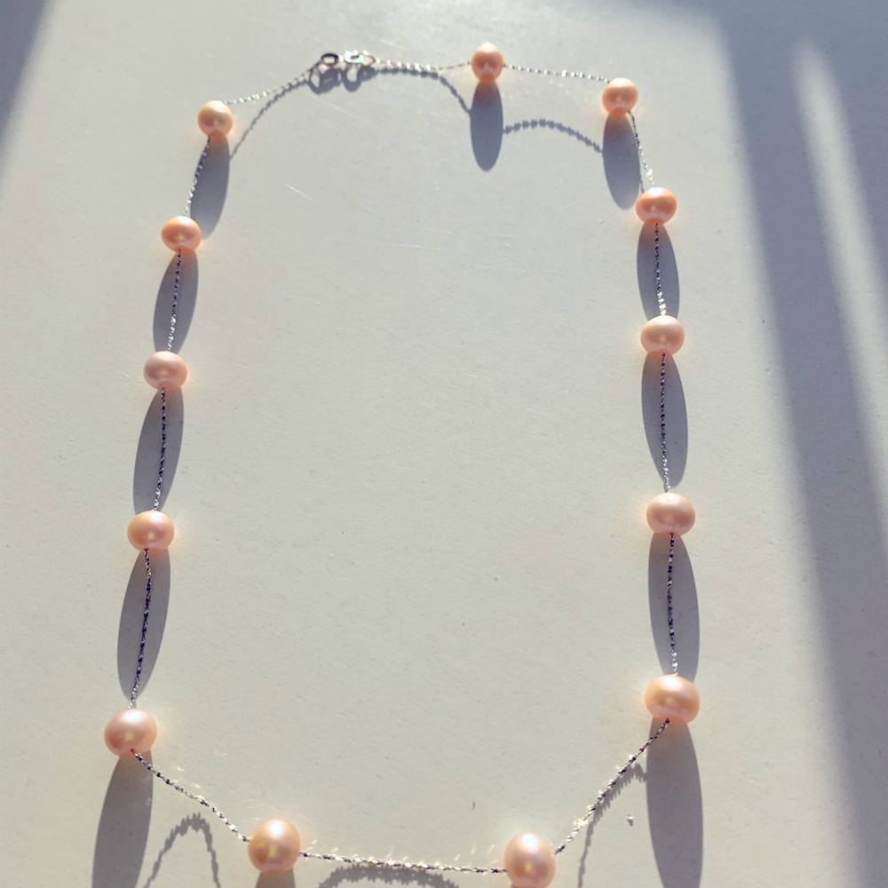 14k white gold with pale pink pearl necklace